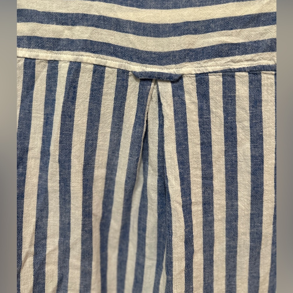 Old Navy Blue and White Striped Women's Button Down Linen Shirt - Picture 4 of 7